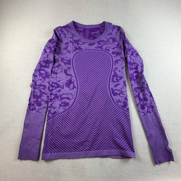 Lululemon Tops - Lululemon Shirt Womens Size 6 Purple Camo Swiftly Tech Long Sleeve Thumbholes